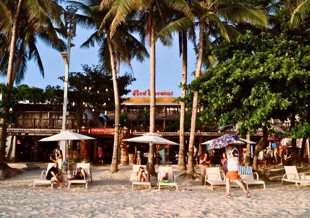 Red Coconut Beach Hotel Boracay Balabag  Экстерьер фото